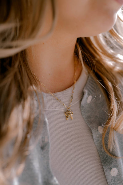 Dear Heart || He Holds All Together Necklace