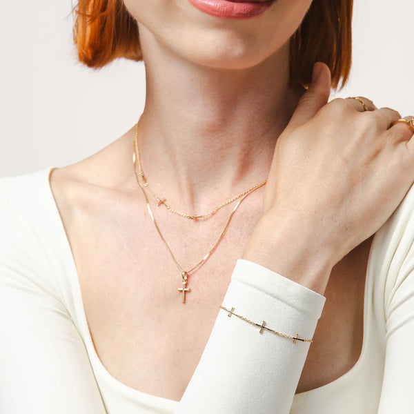 Rizen || Small Cross Pendant Necklace - Gold