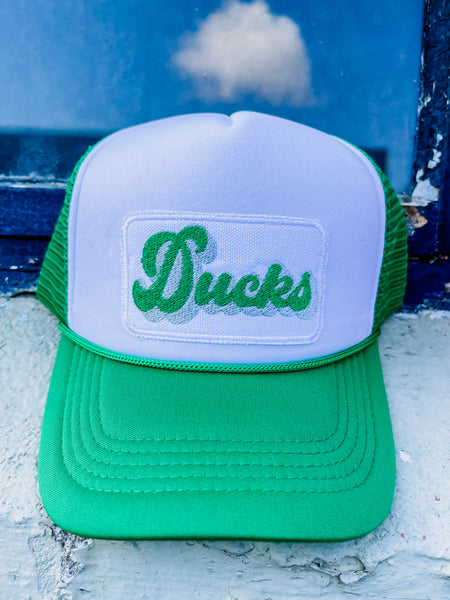 Lucky Spirit Script Trucker Hat || Ducks Kelly on Kelly / White