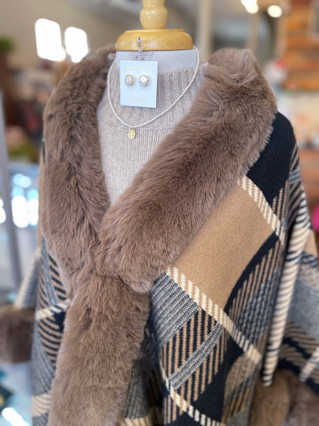 Ali Miles || Aria Plush Trim Jacket