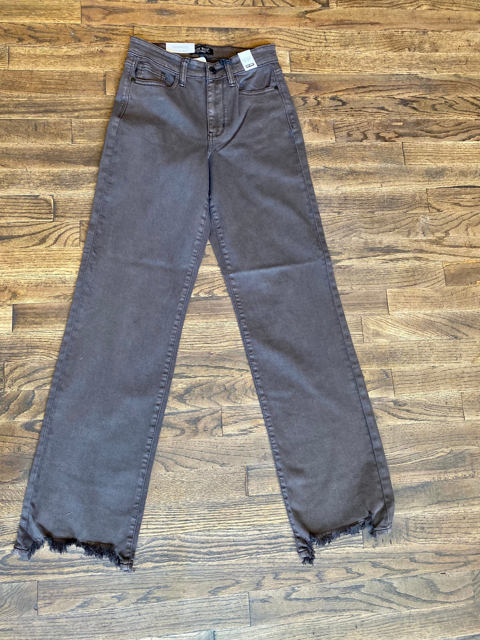 High Rise Frayed Hem 90's Straight Judy Blue Jeans in Brown