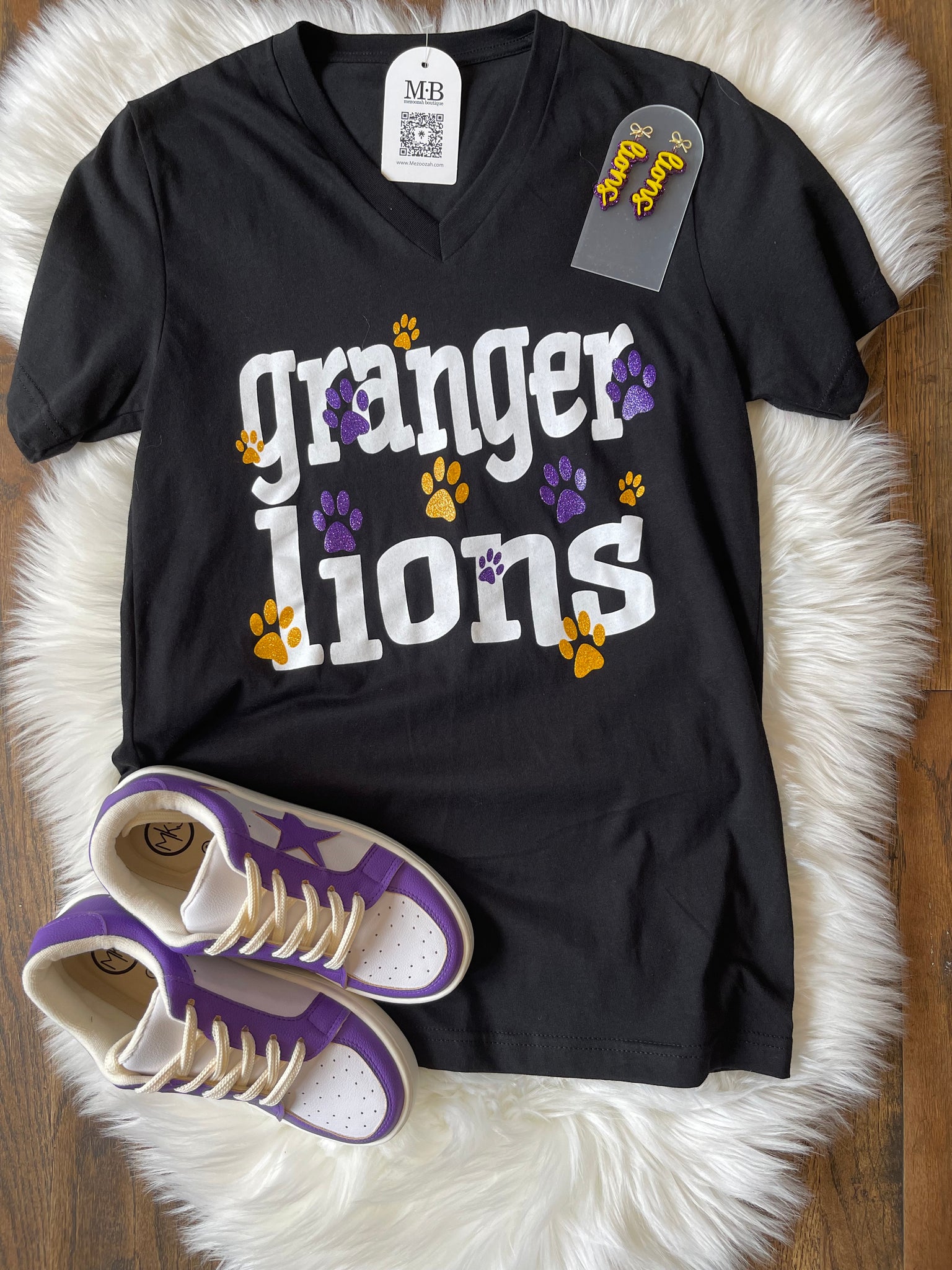 Spirit Mascot Footprint V-Neck Tee || Granger Lions