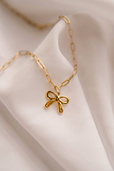 Dear Heart || He Holds All Together Necklace