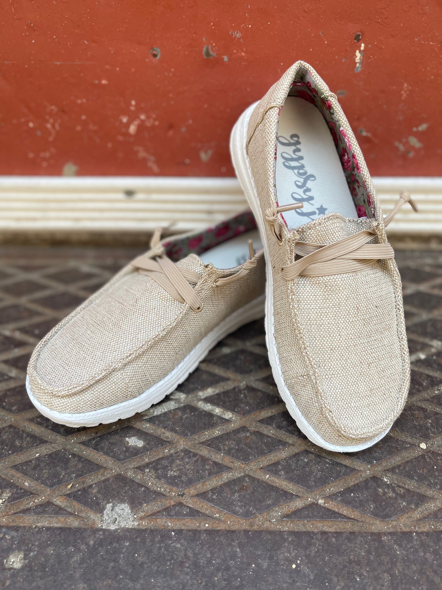 GJ || Holly Canvas Natural Shoe