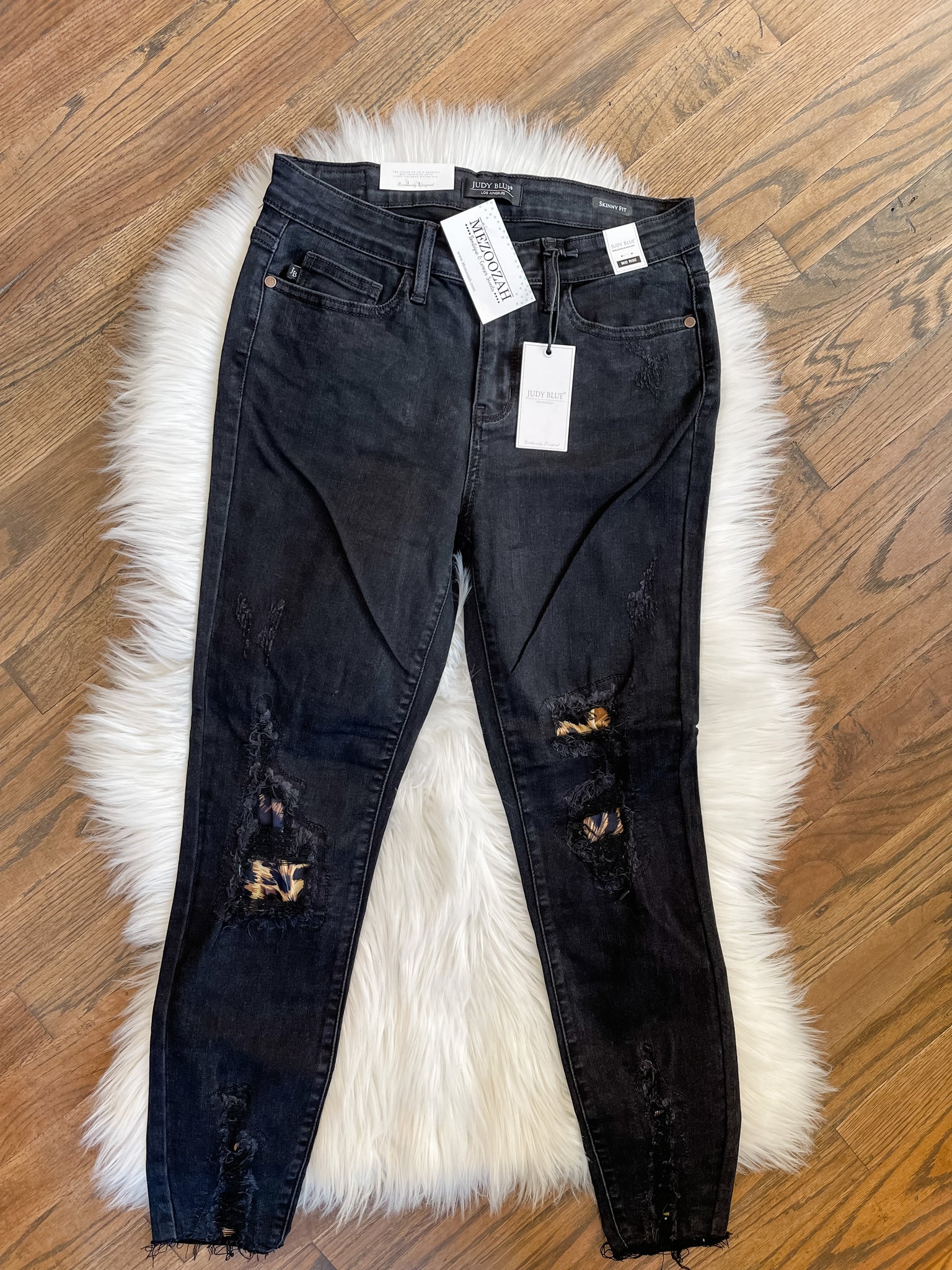 Judy Blue || Trixie Black Distressed Leopard Patch Skinny Jean
