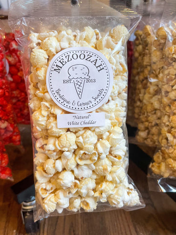 Flavored Popcorn Small || Natural White Cheddar